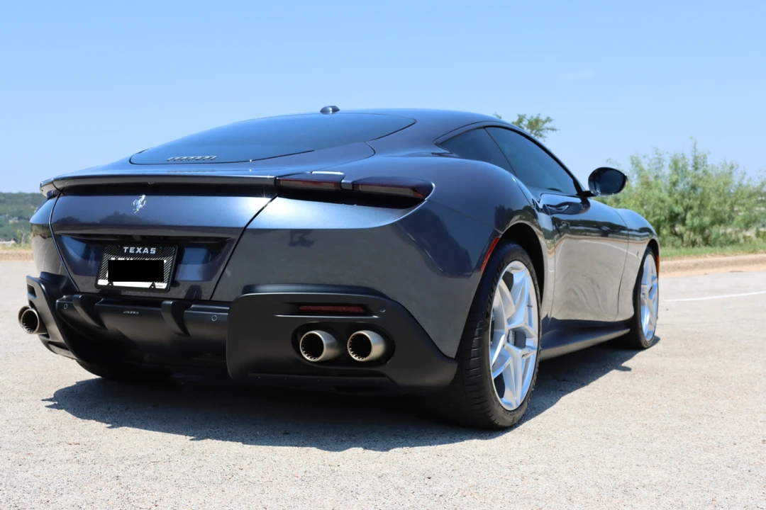 2022 Ferrari Roma - Image 14 of 31