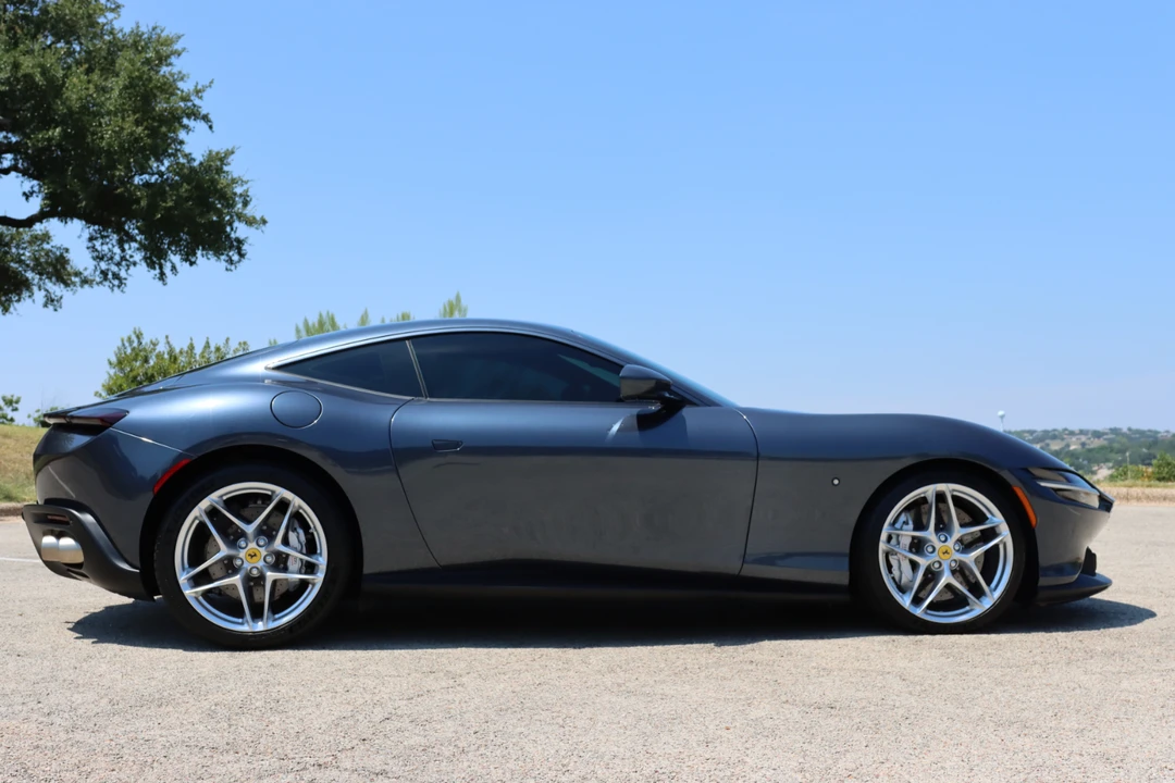 2022 Ferrari Roma - Image 16 of 31