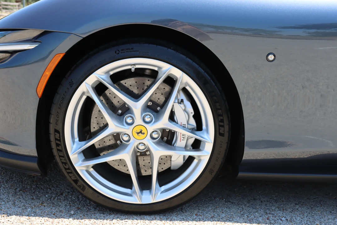 2022 Ferrari Roma - Image 26 of 31