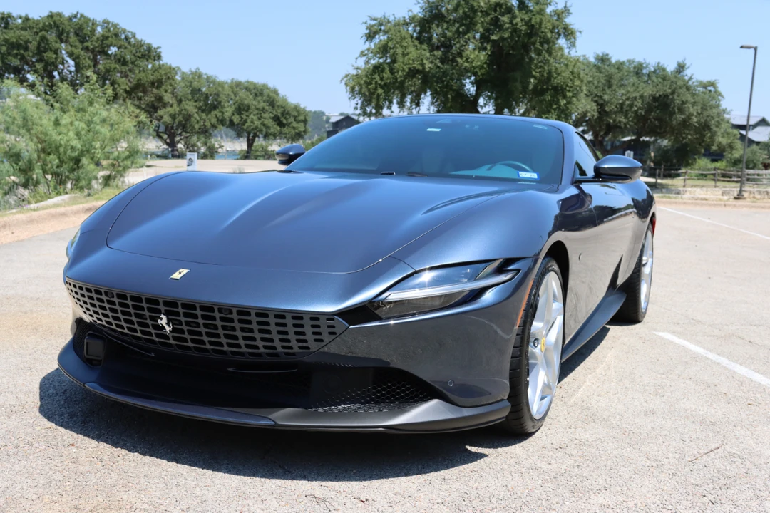 2022 Ferrari Roma - Image 2 of 31