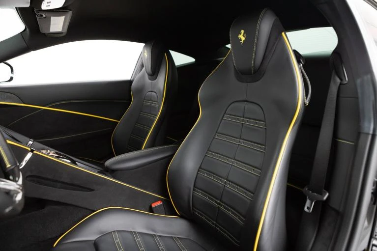 2022 Ferrari Roma - Image 3 of 6