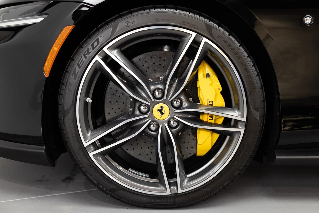2022 Ferrari Roma - Image 13 of 31