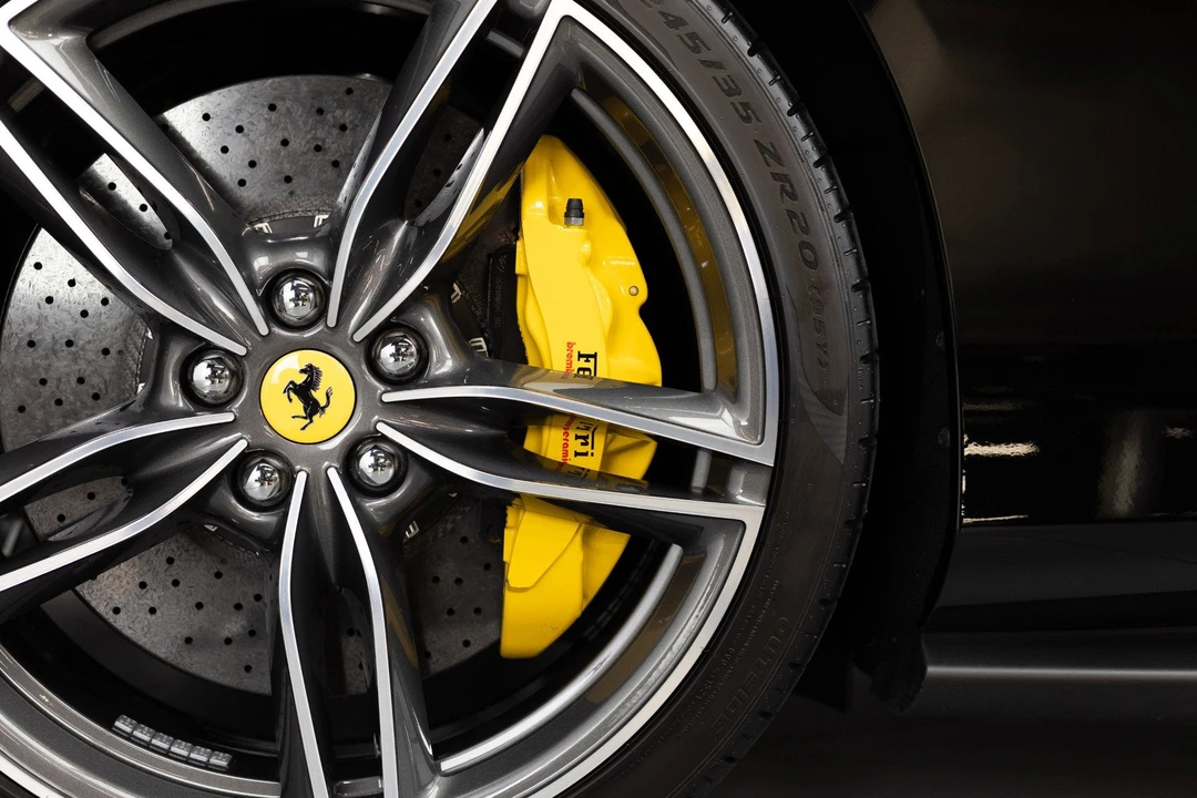 2022 Ferrari Roma - Image 12 of 31