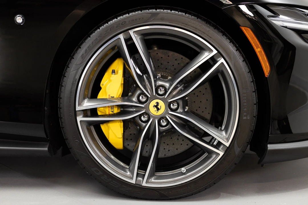 2022 Ferrari Roma - Image 15 of 31