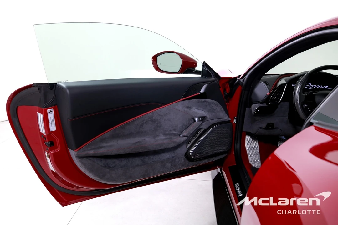 2022 Ferrari Roma - Image 10 of 31