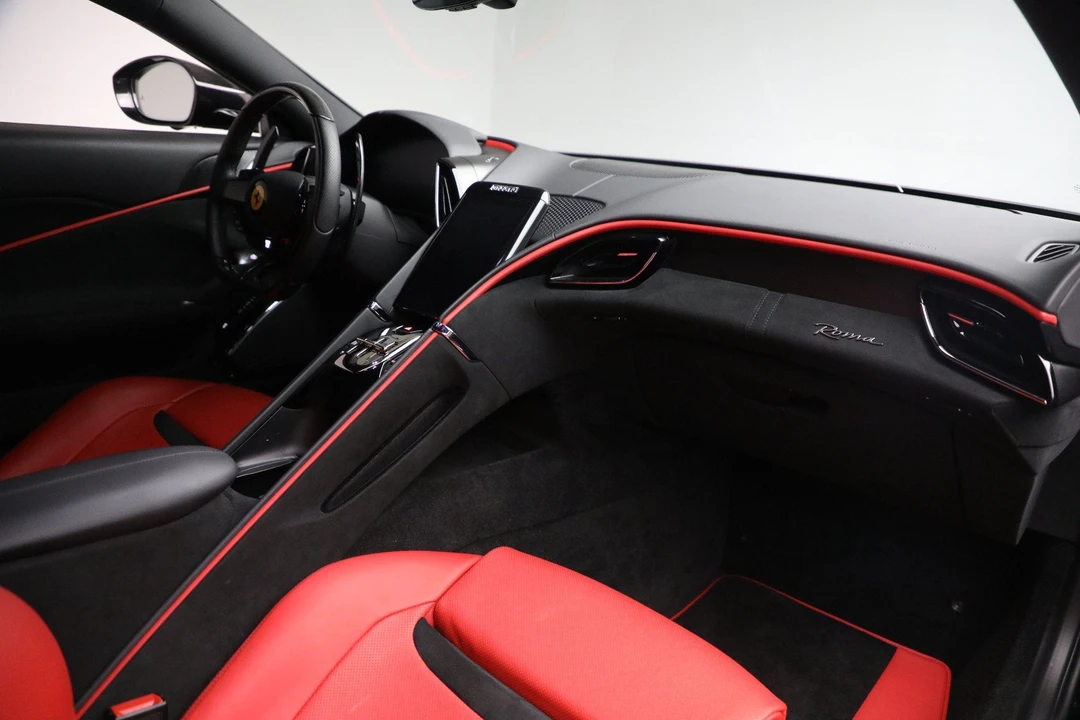 2022 Ferrari Roma - Image 18 of 28