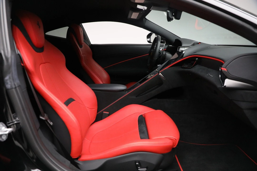 2022 Ferrari Roma - Image 19 of 28