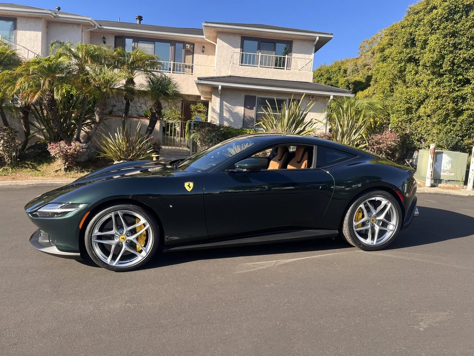 2022 Ferrari Roma - Image 2 of 31