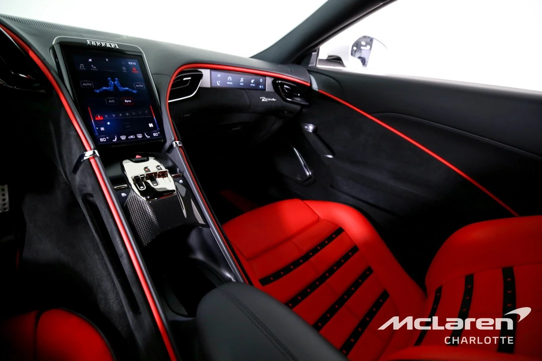 2022 Ferrari Roma - Image 15 of 31
