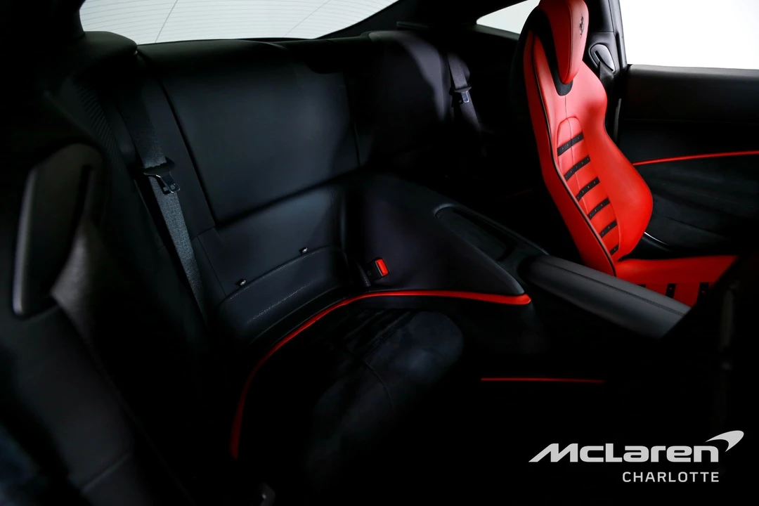 2022 Ferrari Roma - Image 23 of 31