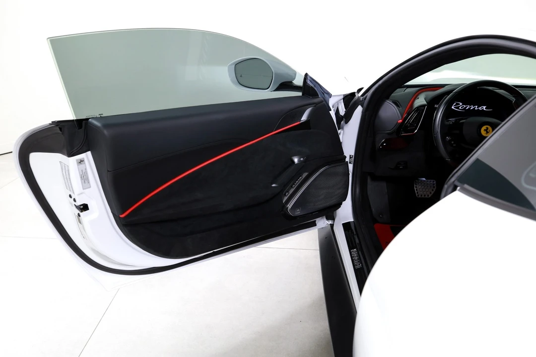 2022 Ferrari Roma - Image 10 of 12
