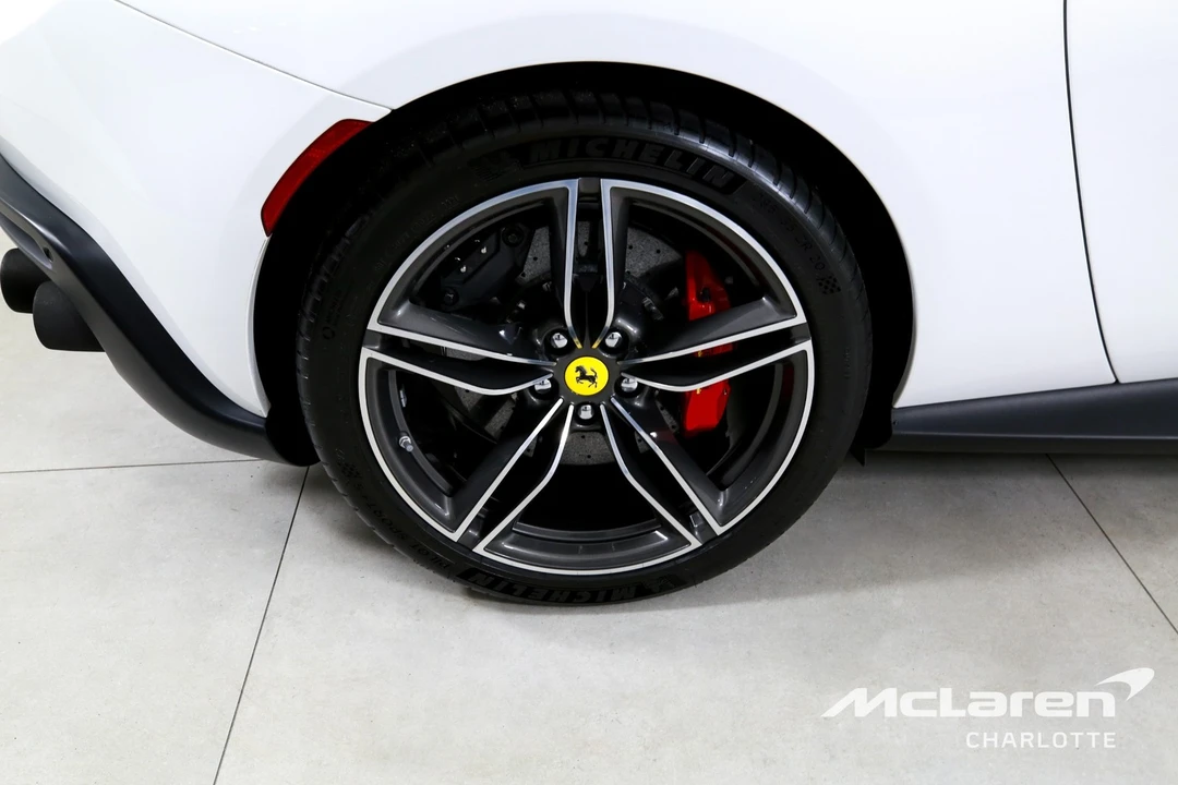 2022 Ferrari Roma - Image 28 of 31