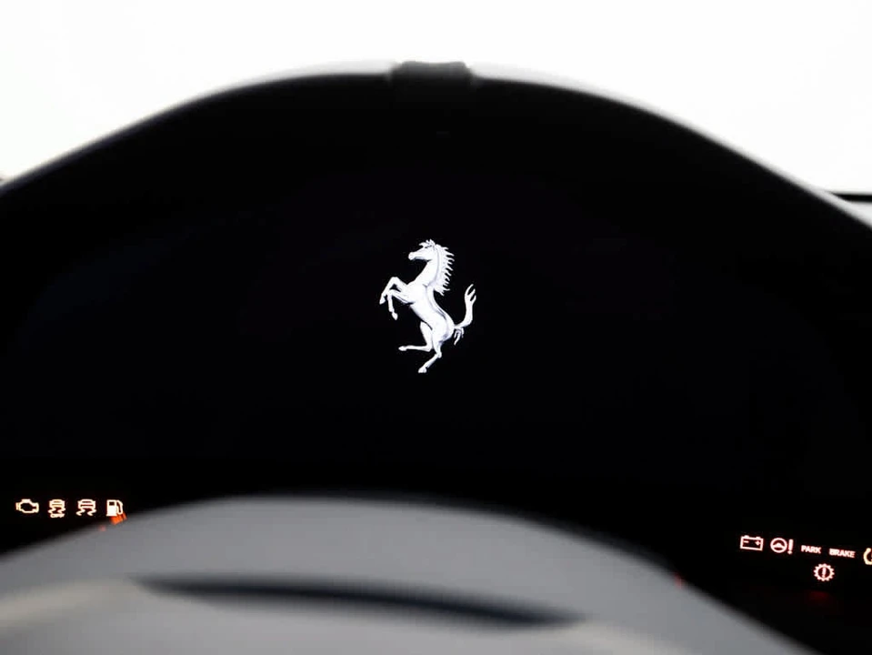 2022 Ferrari Roma - Image 17 of 31