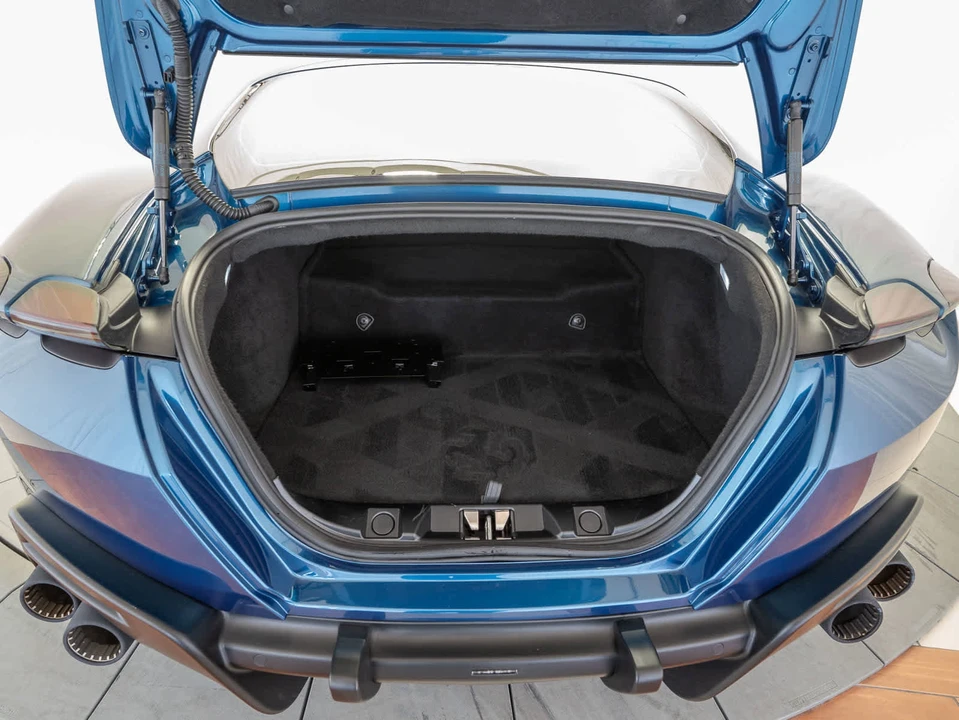 2022 Ferrari Roma - Image 27 of 31