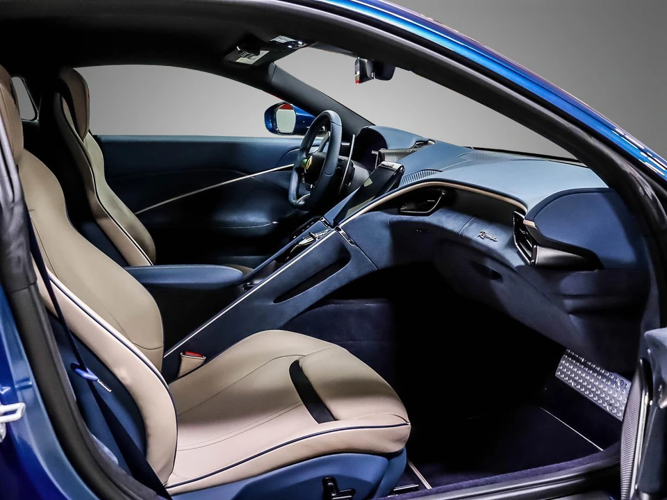 2022 Ferrari Roma - Image 12 of 26
