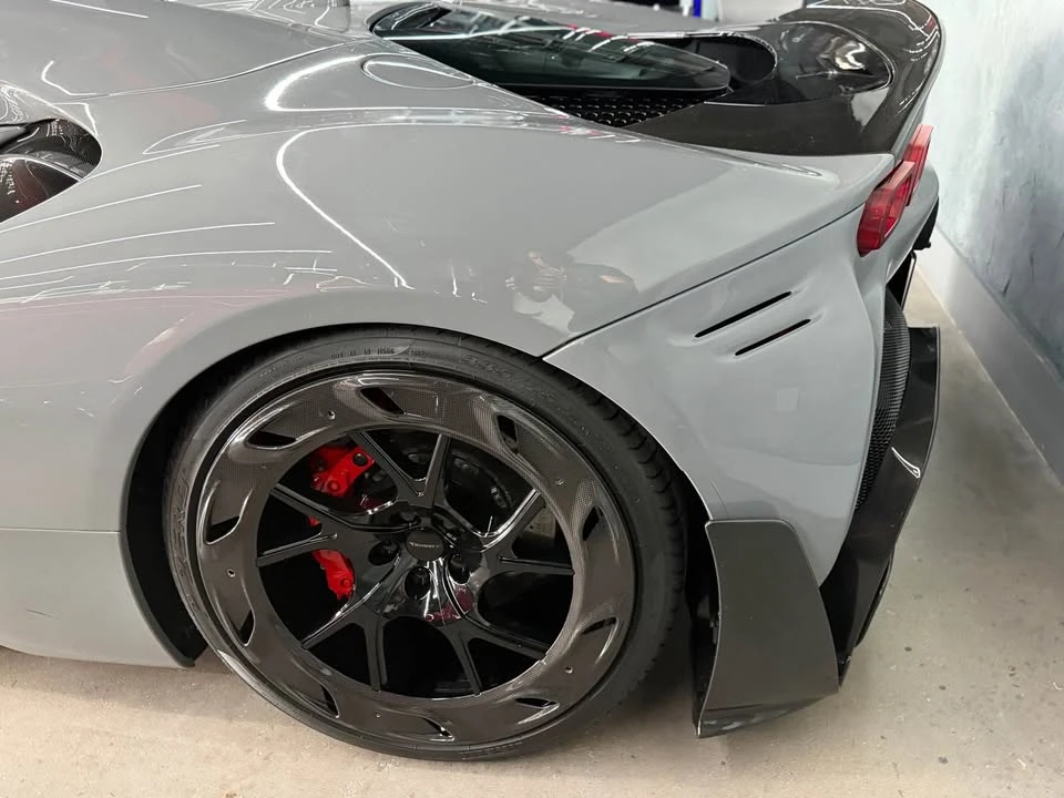 2022 Ferrari SF90 Spider - Image 7 of 14