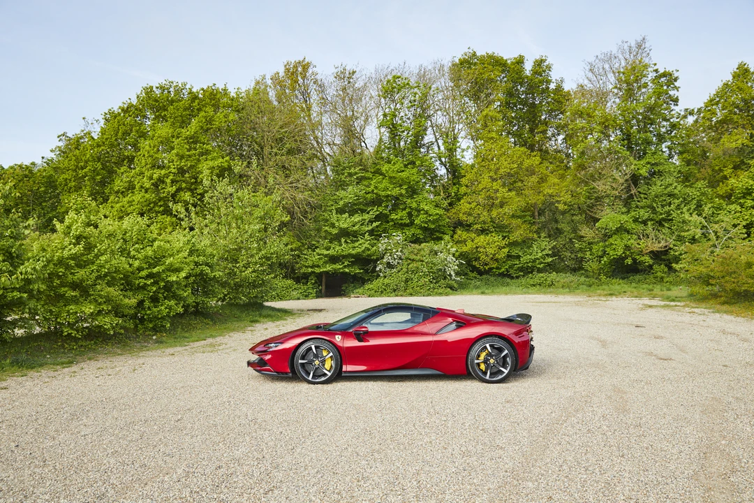 2022 Ferrari SF90 Spider - Image 12 of 31