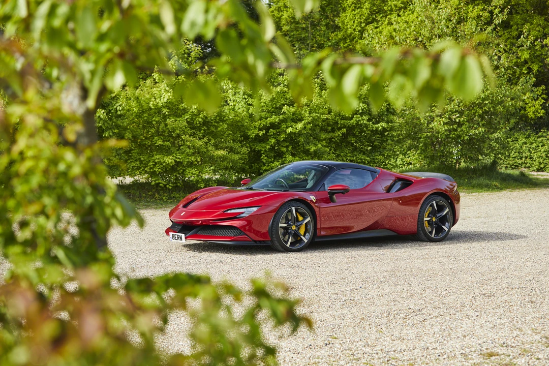 2022 Ferrari SF90 Spider - Image 14 of 31