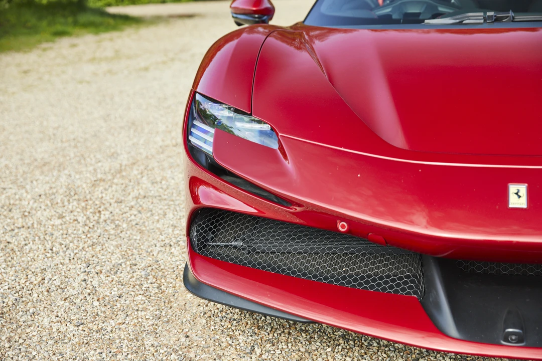 2022 Ferrari SF90 Spider - Image 16 of 31