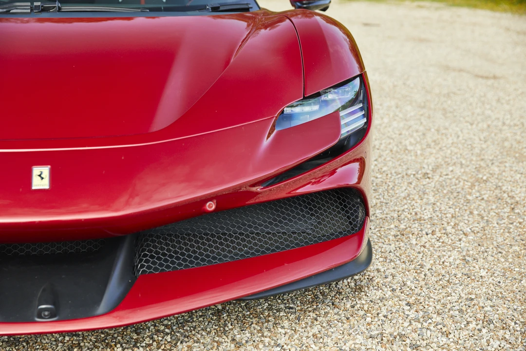 2022 Ferrari SF90 Spider - Image 17 of 31