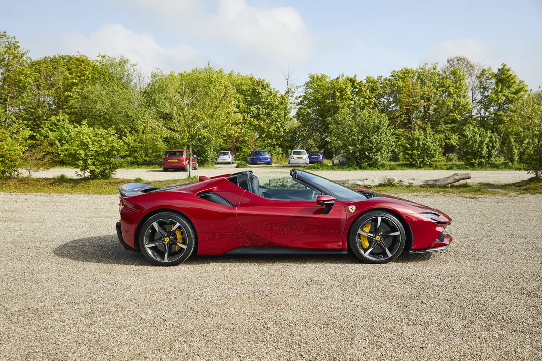 2022 Ferrari SF90 Spider - Image 4 of 31