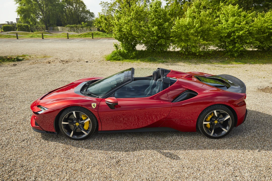 2022 Ferrari SF90 Spider - Image 8 of 31