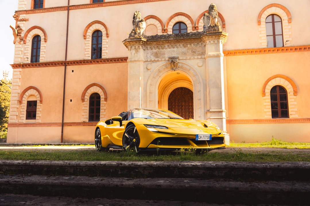 2022 Ferrari SF90 Spider - Image 11 of 31