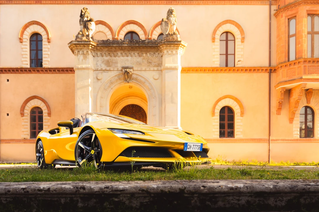 2022 Ferrari SF90 Spider - Image 12 of 31
