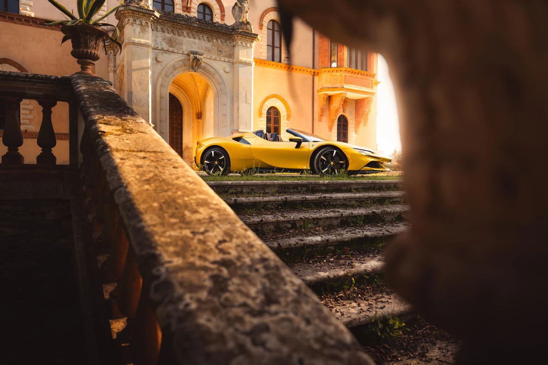2022 Ferrari SF90 Spider - Image 15 of 31