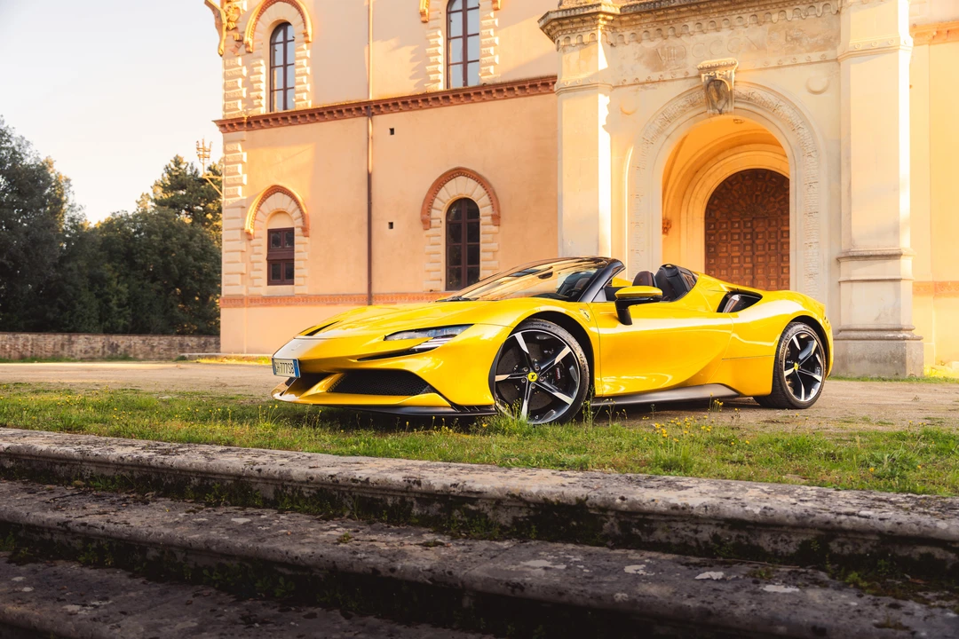 2022 Ferrari SF90 Spider - Image 9 of 31