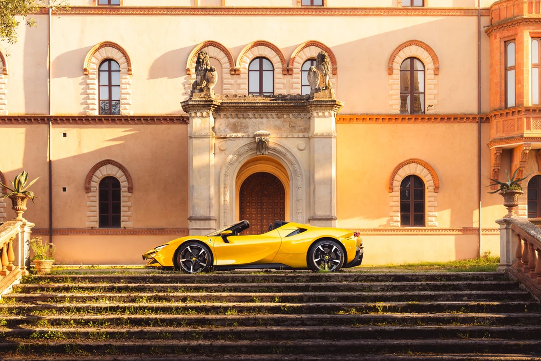 2022 Ferrari SF90 Spider - Image 22 of 31