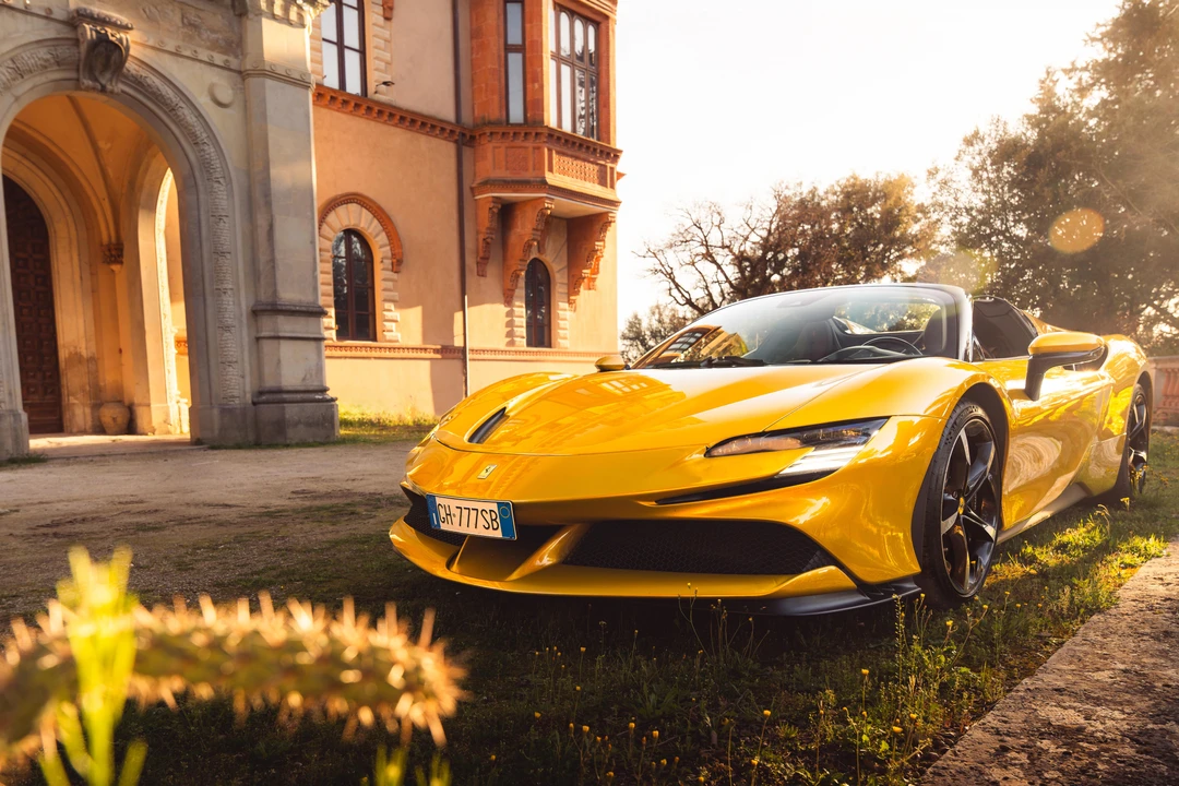 2022 Ferrari SF90 Spider - Image 10 of 31