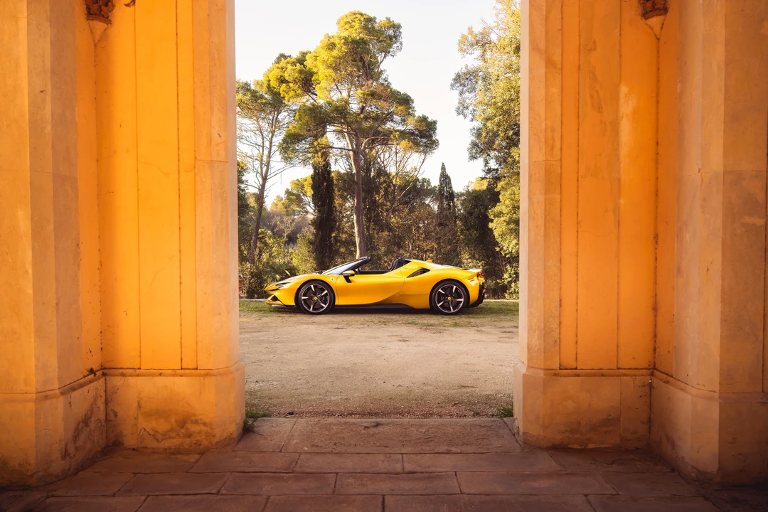 2022 Ferrari SF90 Spider - Image 24 of 31