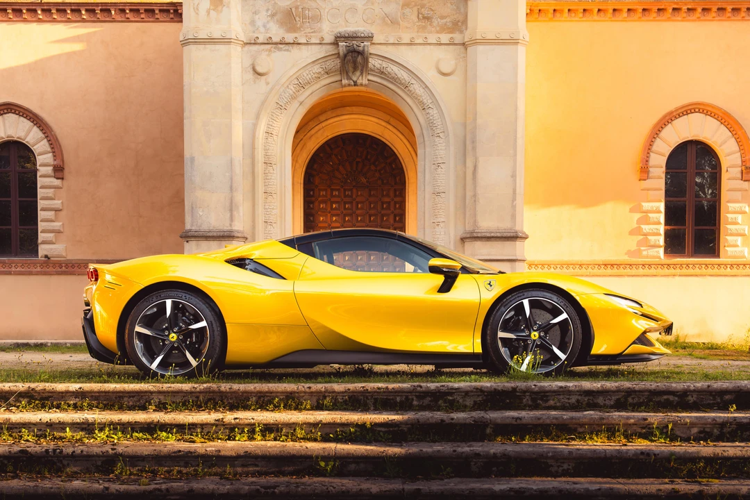 2022 Ferrari SF90 Spider - Image 4 of 31