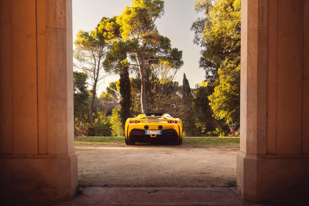 2022 Ferrari SF90 Spider - Image 25 of 31