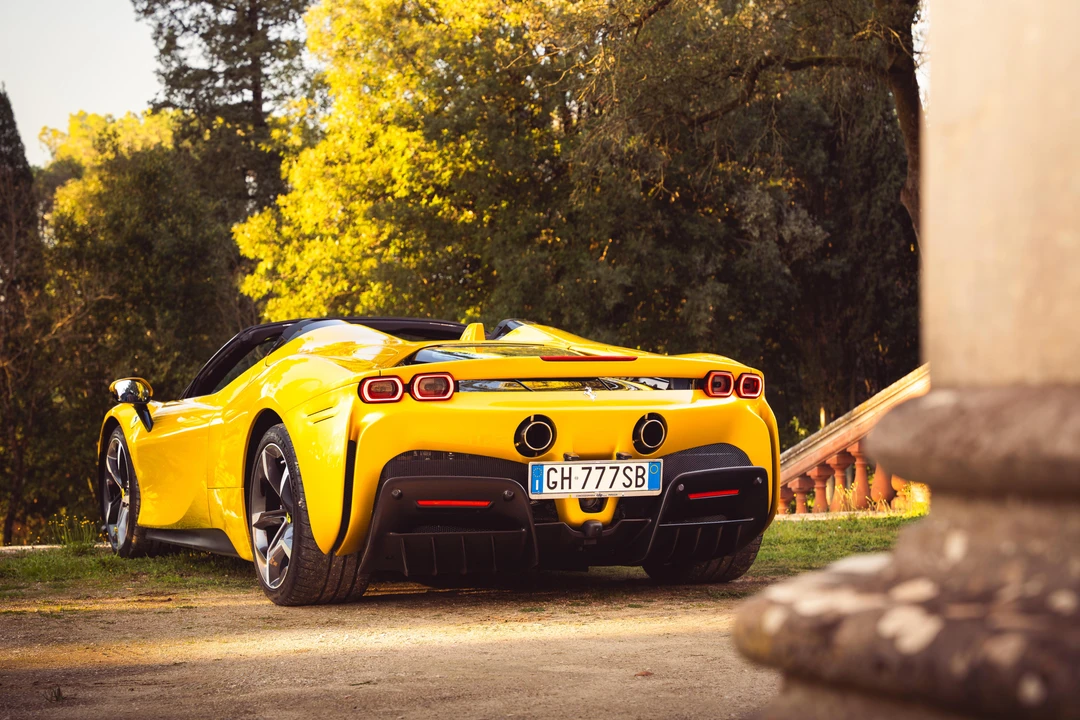 2022 Ferrari SF90 Spider - Image 7 of 31