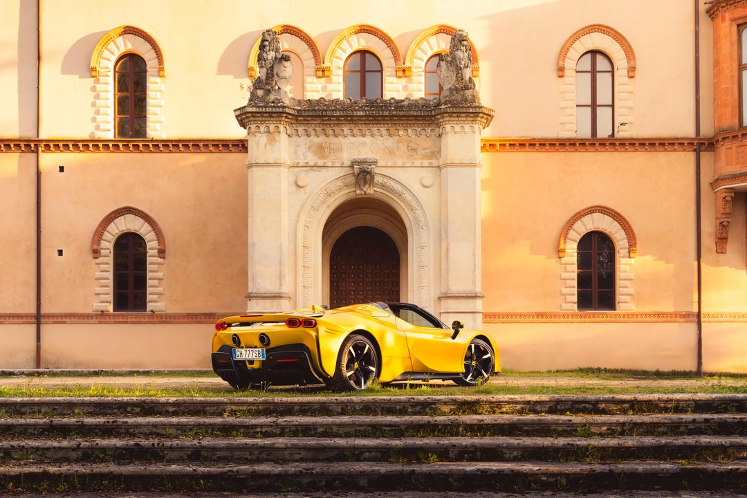 2022 Ferrari SF90 Spider - Image 27 of 31