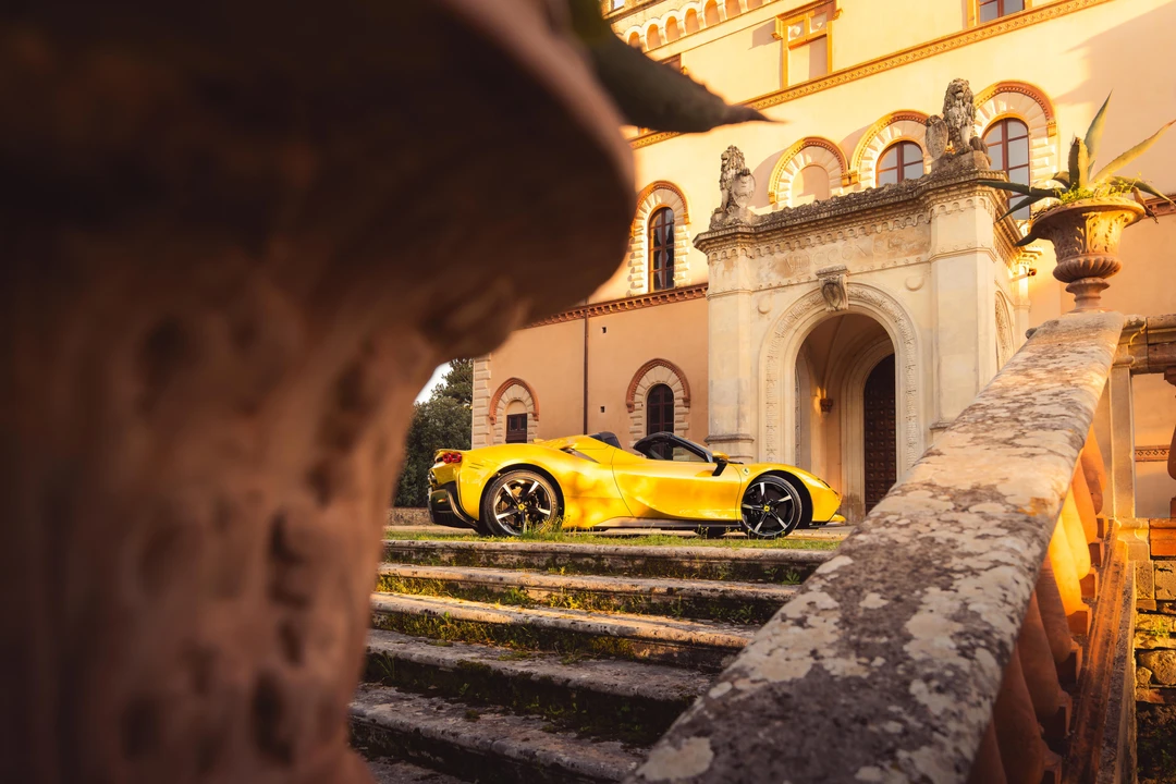 2022 Ferrari SF90 Spider - Image 28 of 31