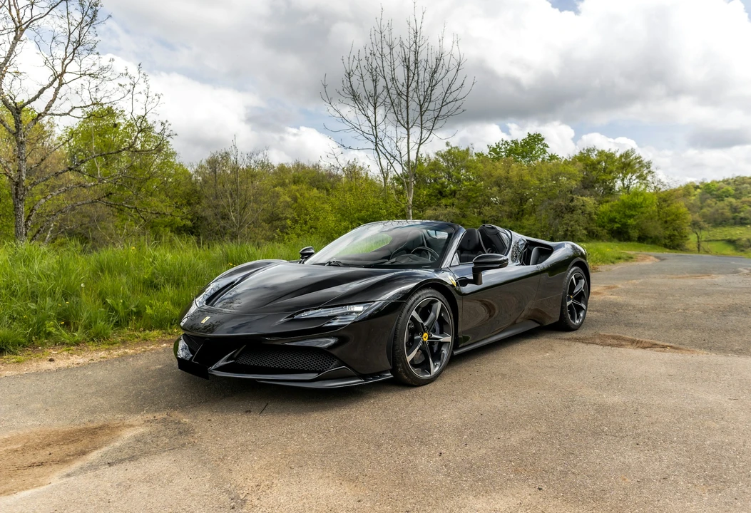 2022 Ferrari SF90 Spider - Image 3 of 21