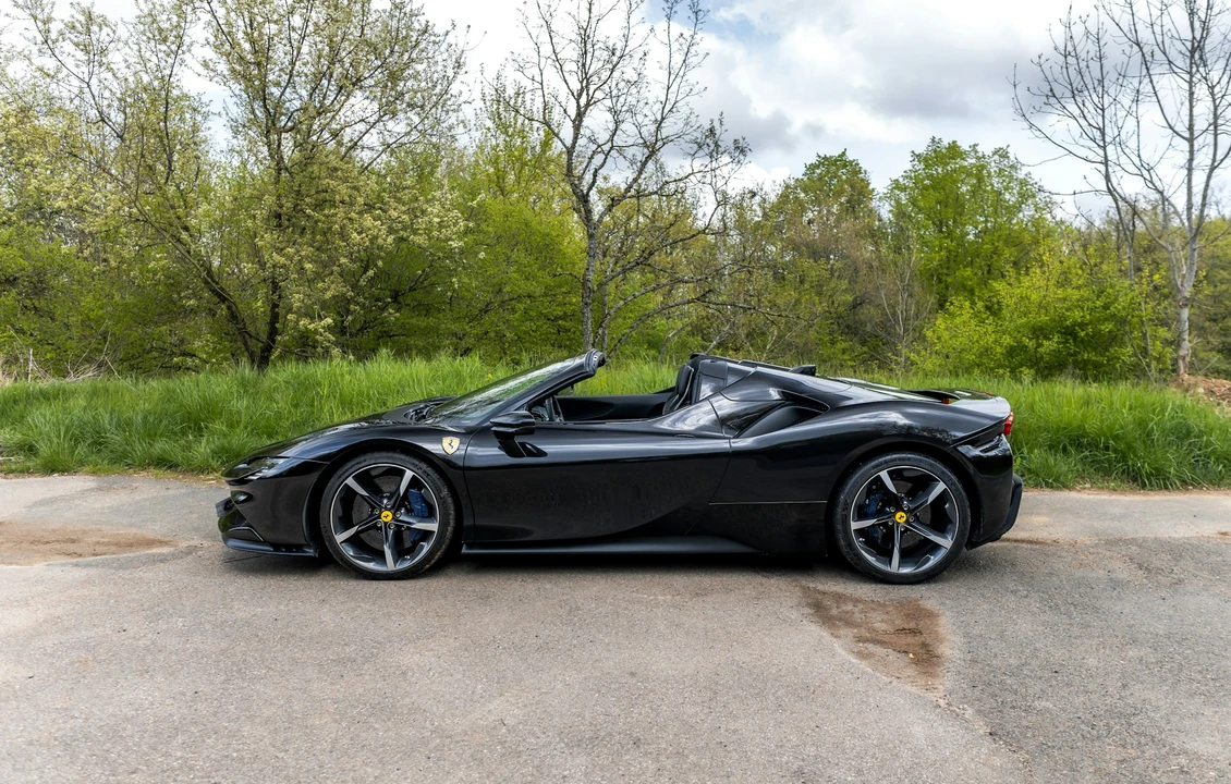 2022 Ferrari SF90 Spider - Image 4 of 21