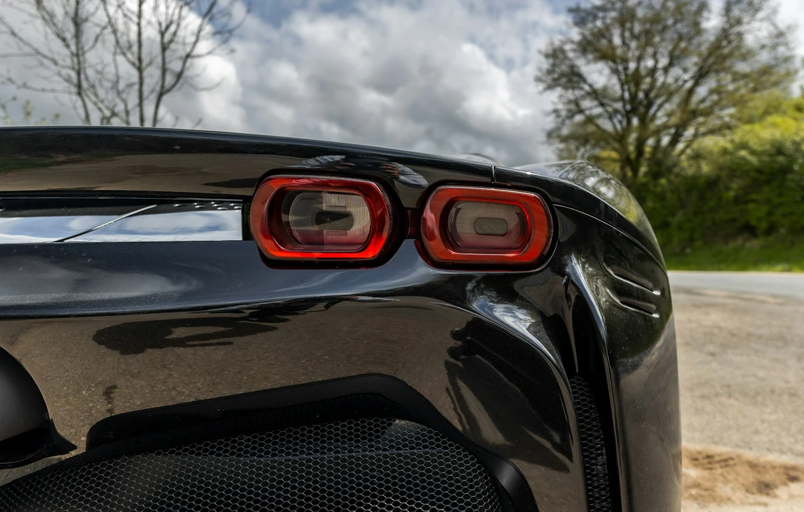 2022 Ferrari SF90 Spider - Image 19 of 21