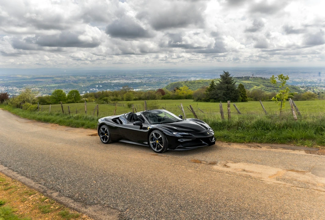 2022 Ferrari SF90 Spider - Image 9 of 21