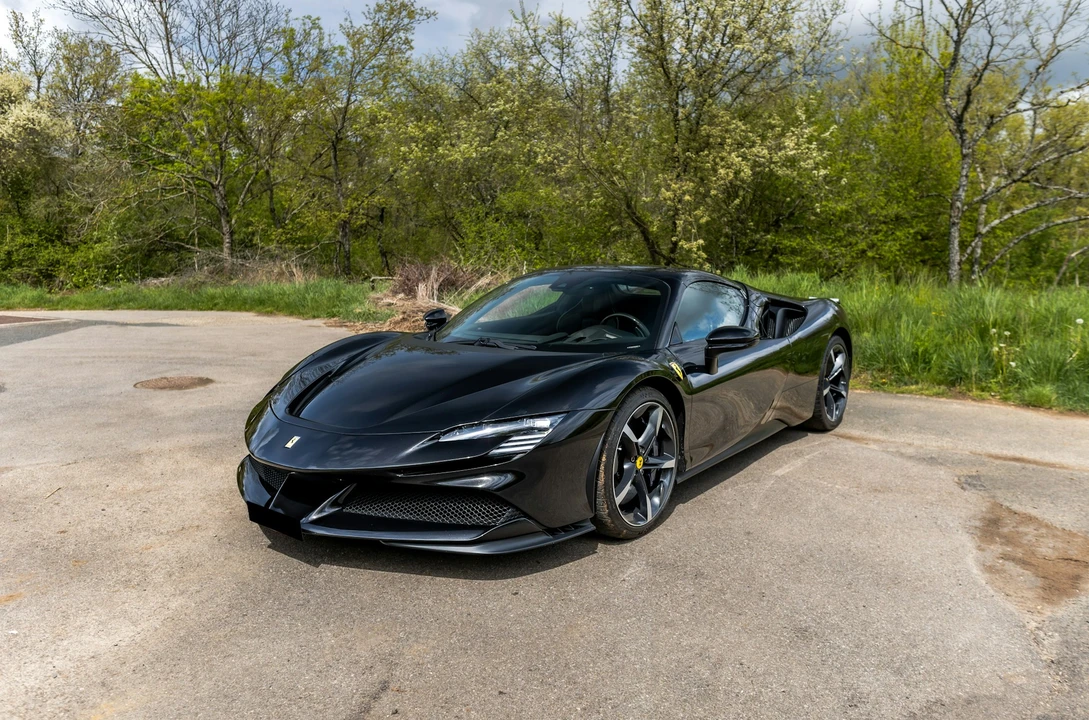 2022 Ferrari SF90 Spider - Image 11 of 21