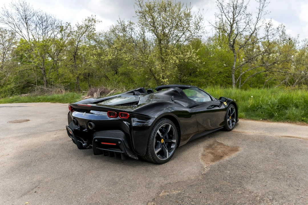 2022 Ferrari SF90 Spider - Image 7 of 21