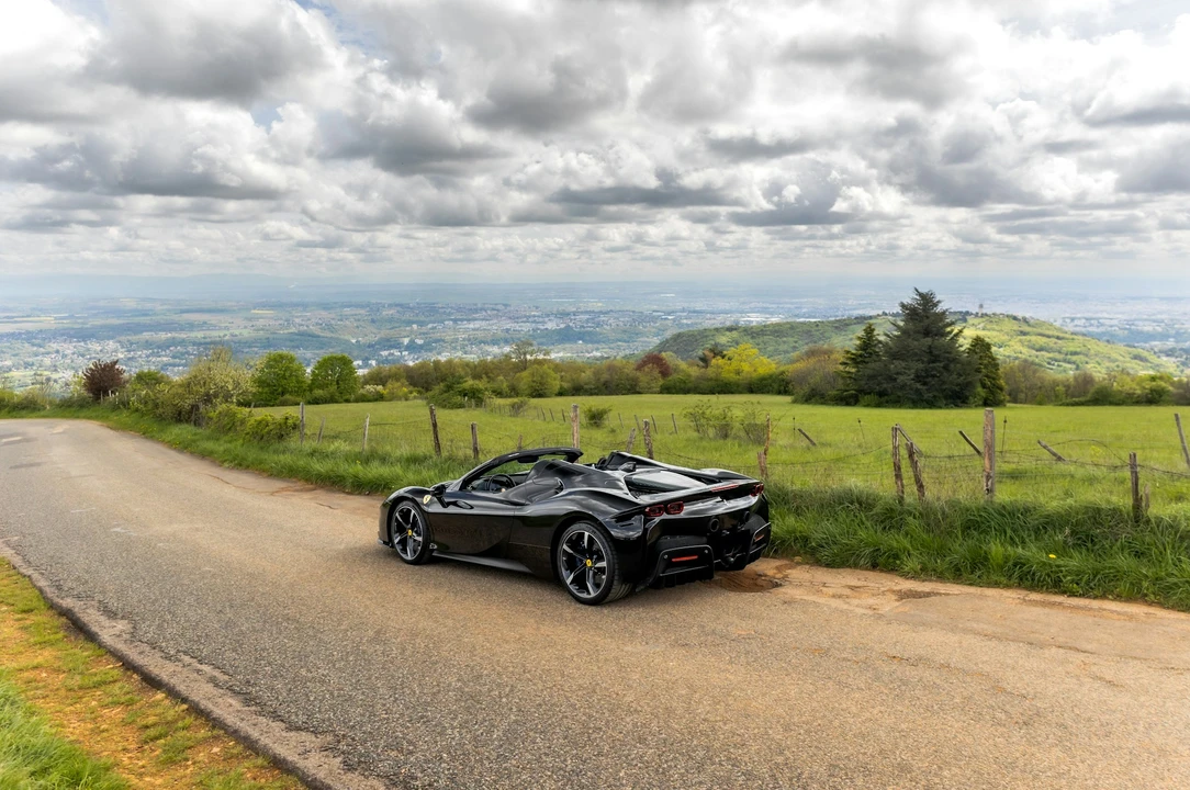 2022 Ferrari SF90 Spider - Image 15 of 21