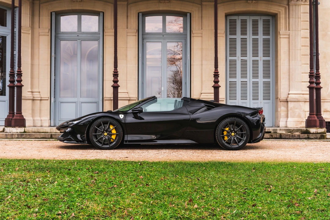 2022 Ferrari SF90 Spider - Image 4 of 31