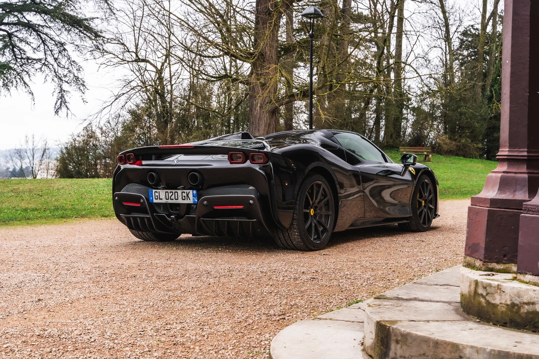 2022 Ferrari SF90 Spider - Image 7 of 31