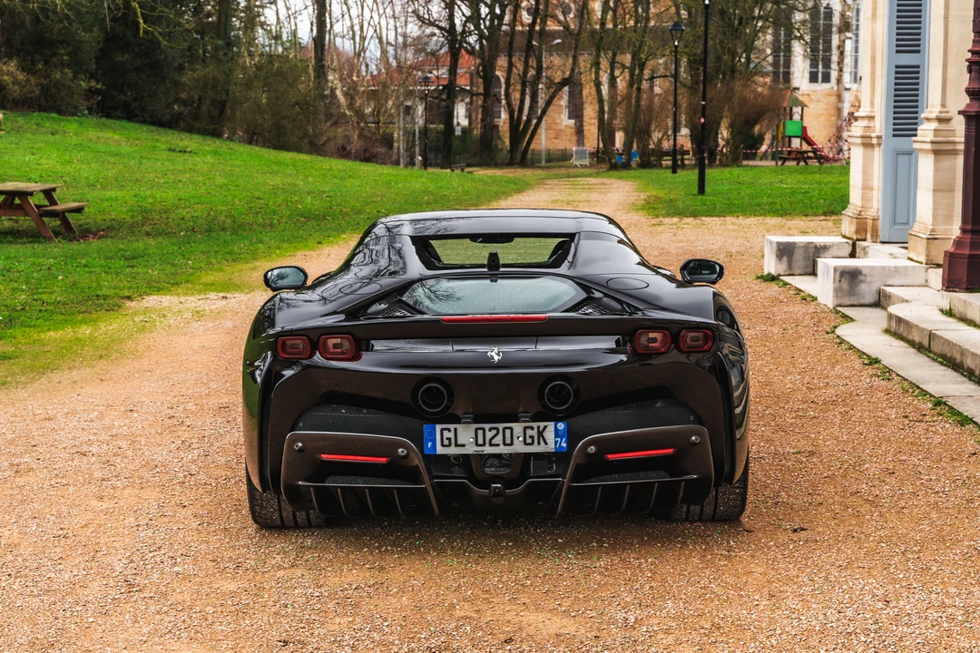 2022 Ferrari SF90 Spider - Image 12 of 31