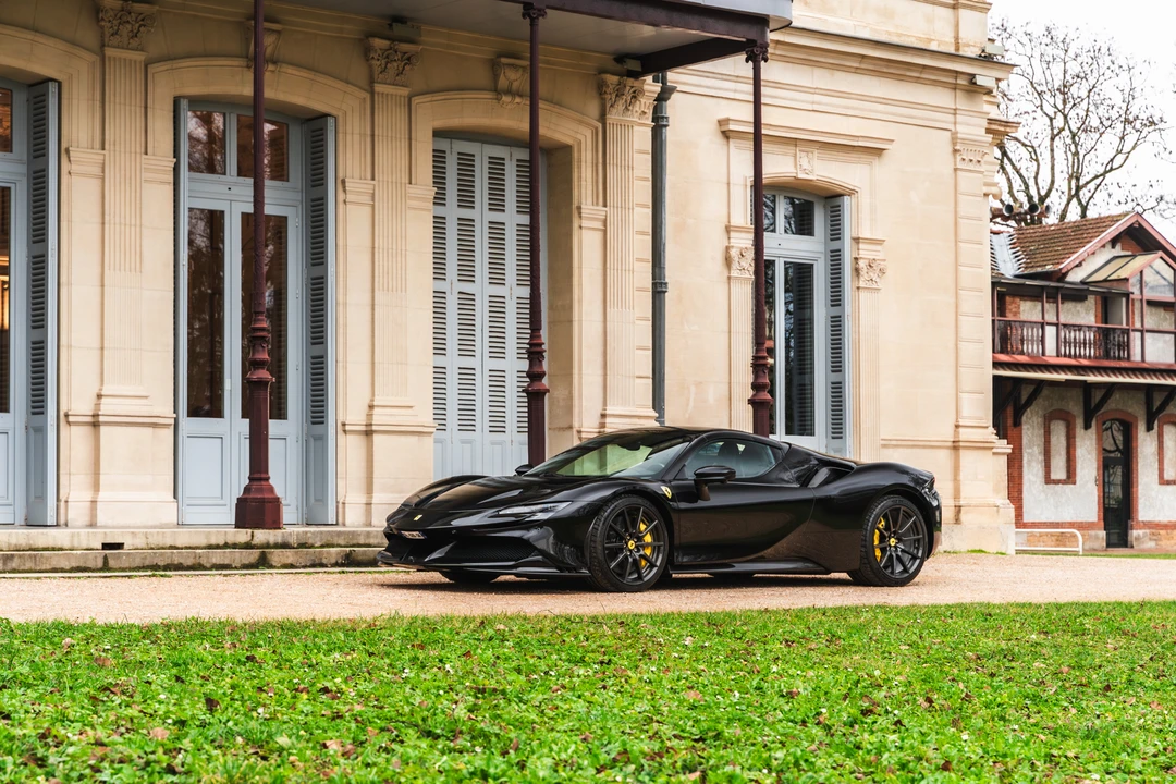 2022 Ferrari SF90 Spider - Image 11 of 31