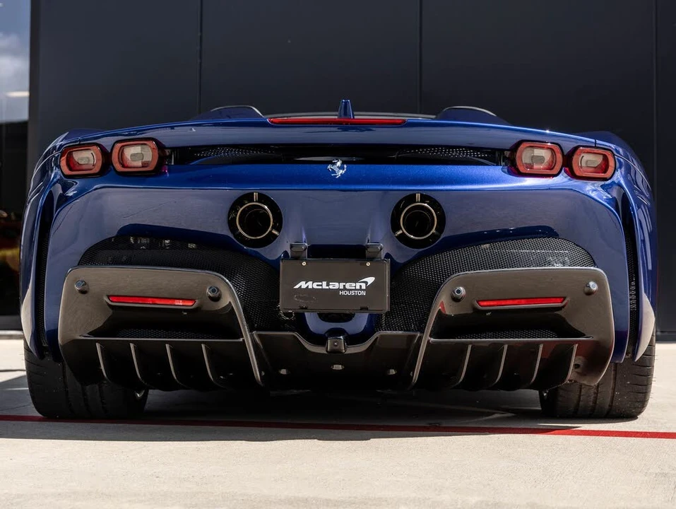 2022 Ferrari SF90 Spider - Image 8 of 31